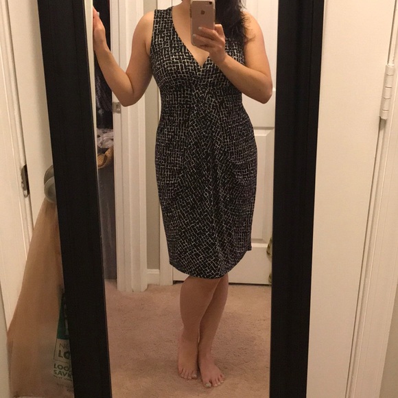 Ann Taylor Dresses & Skirts - EUC Black/Off-White Print Sleeveless Dress